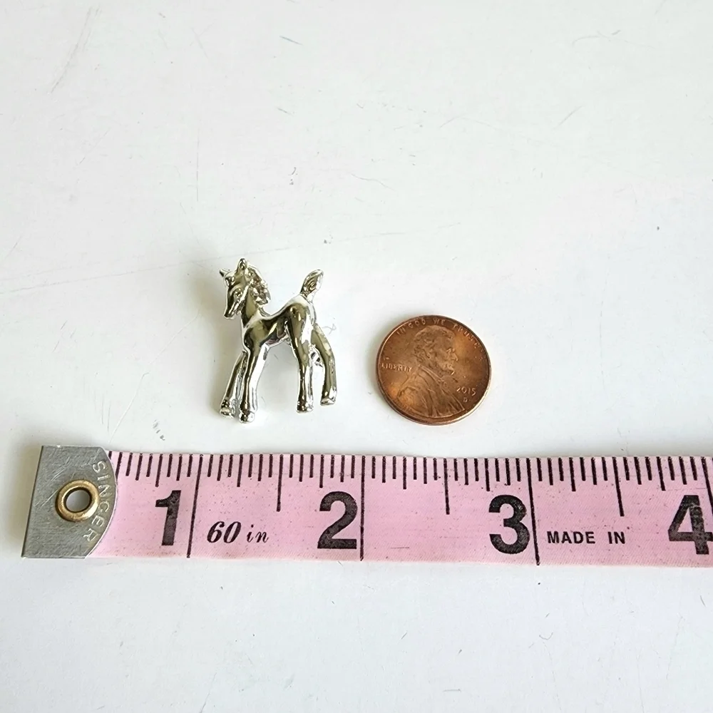 Vintage Horse Brooch Baby Colt Filly Figural Silver Tone Pin‎ Small Dainty